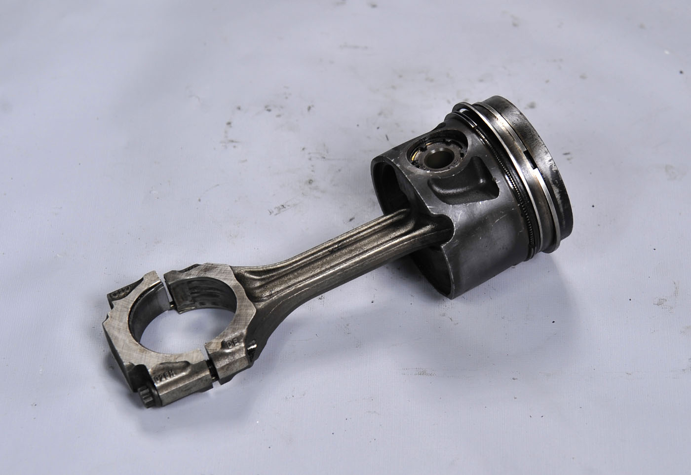 SKODA  RAPİD PİSTON KOLLARI ORİJİNAL YEDEK PARÇA